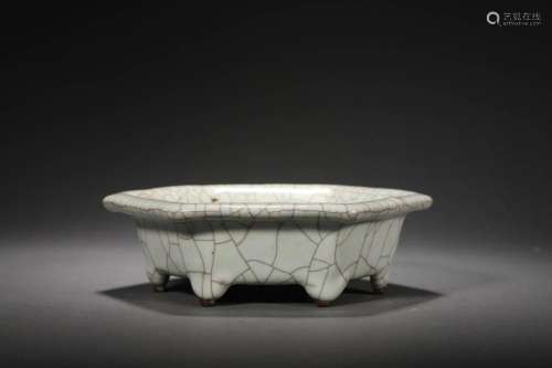 Song Dynasty:A Hexagonal shaped Ge Kiln Ink Washer