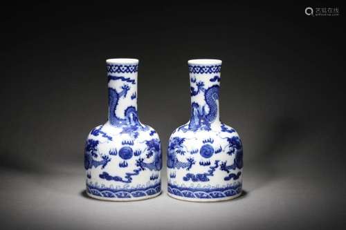 Qing Dynasty:Blue and white dragon pattern rattle a pair of ...
