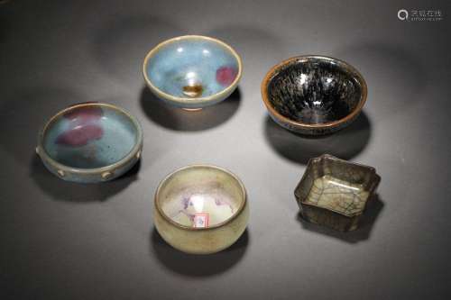 Qing Dynasty:Porcelain Group (5 pieces in total)