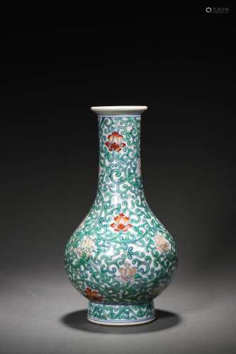 Qing Dynasty:Bucket color flower bottle