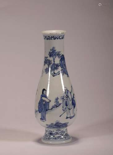 Qing Dynasty:blue and white figure appreciation bottle