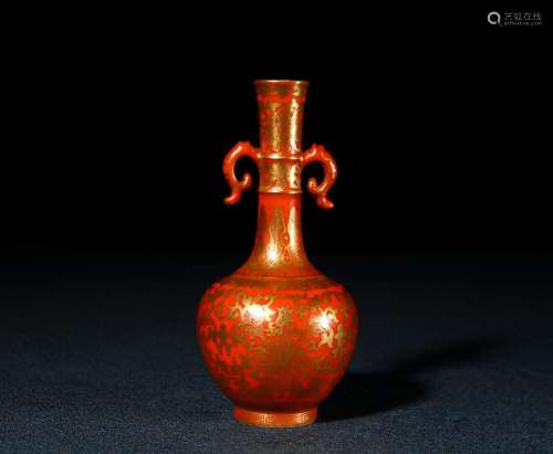 Qing Dynasty:Coral red glaze painted gold flower vase with t...