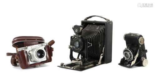 3 Kameras Rollfilm-Balgenkamera ''Prontor II'', Alfred Gauth...
