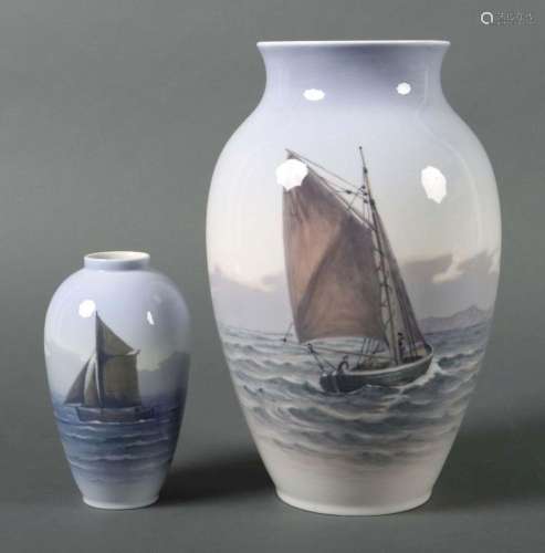 2 Vasen mit maritimem Dekor Royal Copenhagen, Dänemark, 1955...