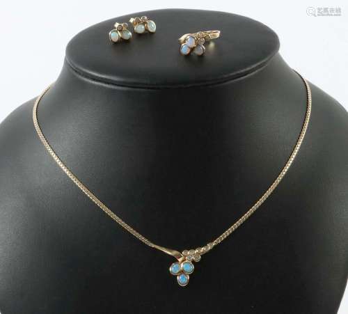 Opalschmuckset Gelbgold 585, 3-tlg. best. aus Collier, Ohrst...