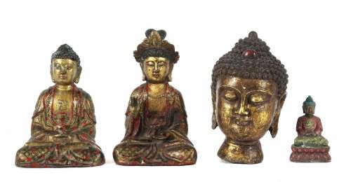 3 sitzende Buddhastatuen und 1 Buddha Kopf Metallguss/farbig...
