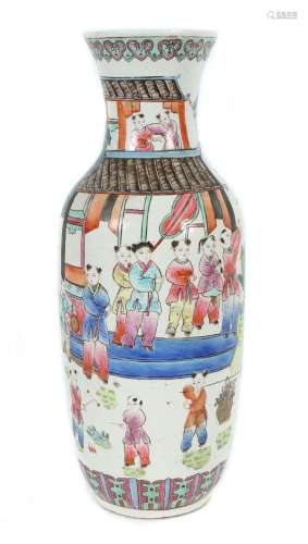 Famille-Rose Vase China, 2. Hälfte 20. Jh., Porzellan/farbig...