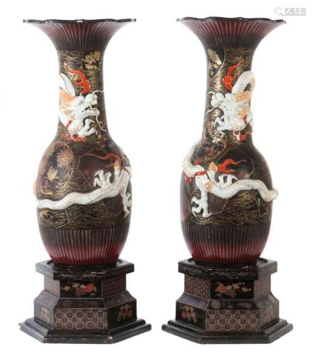Prächtiges Vasenpaar Japan, Meiji-Periode, Porzellan, bauchi...
