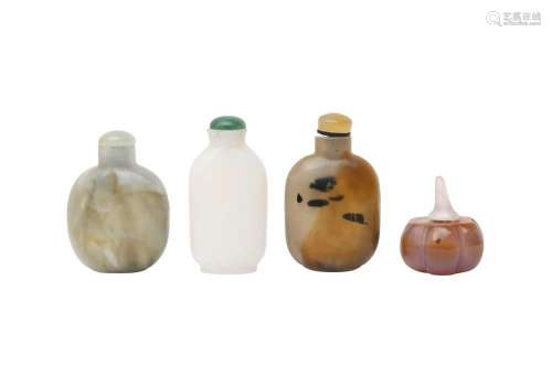 A GROUP OF FOUR CHINESE GLASS AND HARDSTONE SNUFF BOTTLES