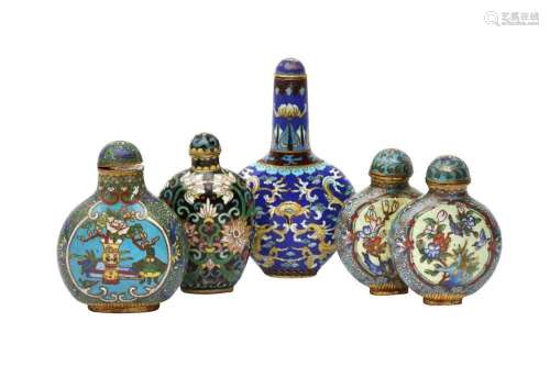 A GROUP OF FOUR CHINESE CLOISONNÉ ENAMEL SNUFF BOTTLES