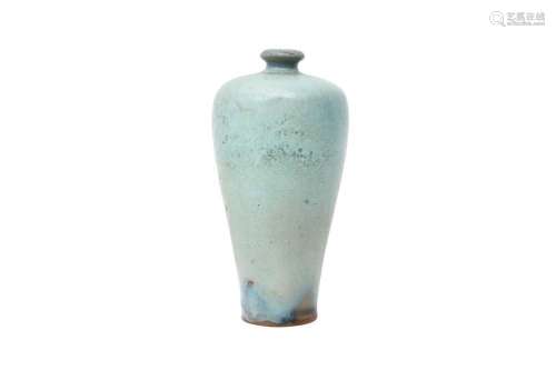 A CHINESE JUN-TYPE VASE, MEIPING