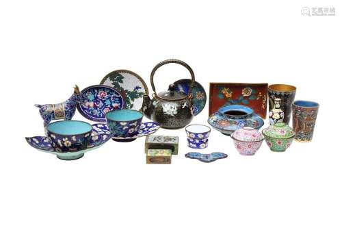 A COLLECTION OF CHINESE ENAMELWARES
