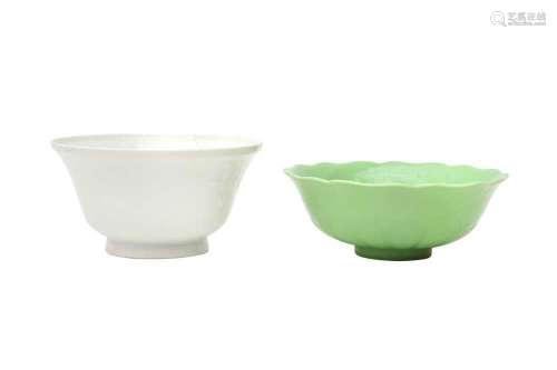 A CHINESE WHITE-GLAZED BOWL AND A GREEN-GLAZED `PETAL` BOWL
