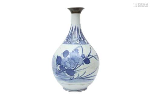 A LARGE JAPANESE ARITA BLUE AND WHITE `BLOSSOMS` VASE