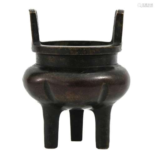 A Bronze Tripod Censer