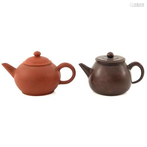 A Lot of 2 Yixing Teapots