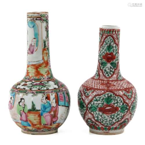 A Lot of 2 Vases