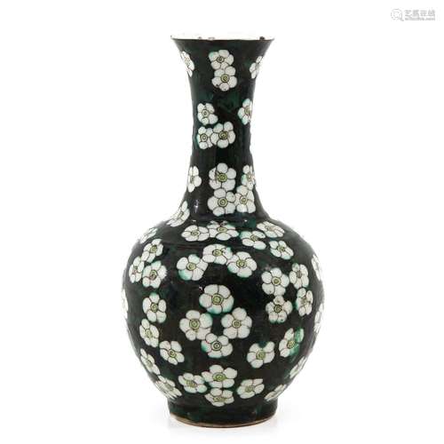 A Green Glaze Vase