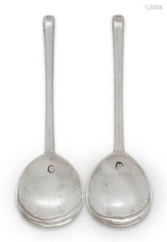 A pair of 17th century silver slip-top spoons, London, proba...