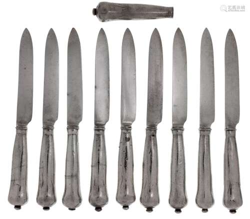 Nine 18th century cannon-handled dessert knives, together wi...