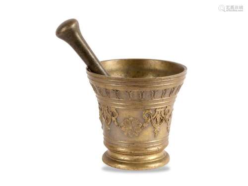 Elegant mortar with relief decoration & pestle, 16./17. ...