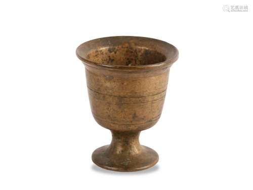 Mortar with linear decor in the shape of cup, 16./17. Centur...
