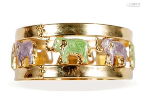 Bangle, 14 ct gold, Circumferentially decorated with elephan...