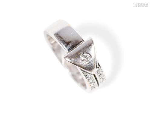Ladies ring, 14 ct white gold, Set with diamonds, 0.16 ct
