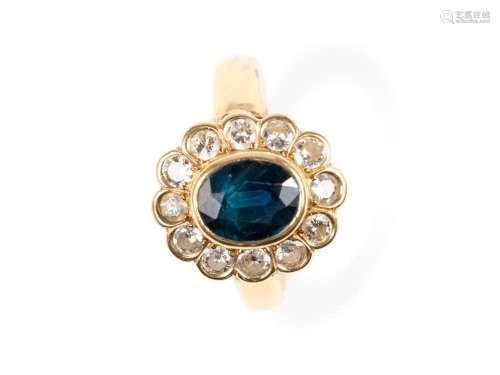Ladies ring, 14 ct gold, In the center a green stone - tourm...
