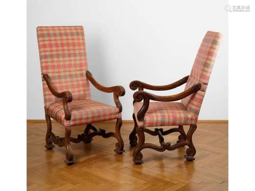 Highly elegant pair of baroque arm chairs, Around 1750 after...