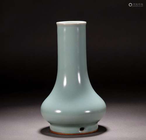 Ming  Dynasty,Celadon Bottle