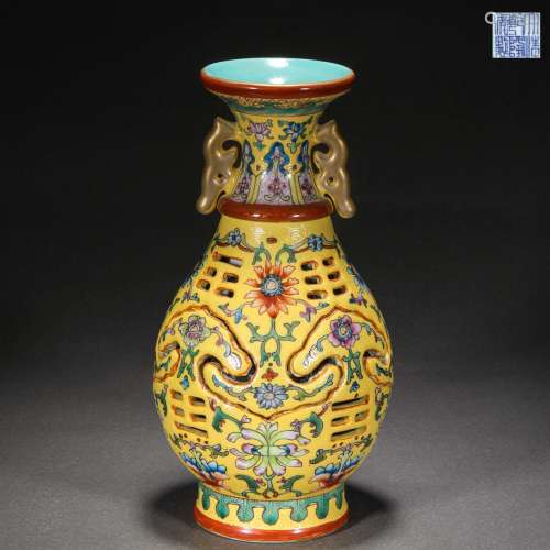 Qing Dynasty,Famille Rose Yellow Glaze Flower Revolving Vase