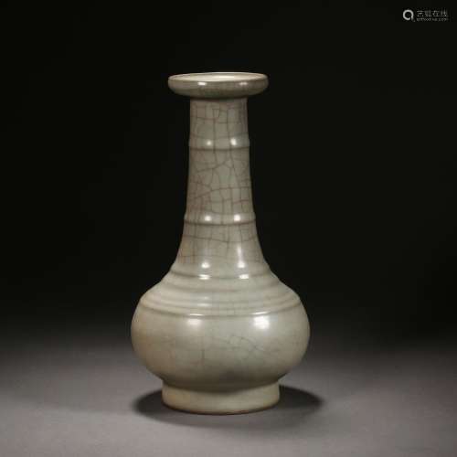 Ming  Dynasty,Official Kiln Bottle