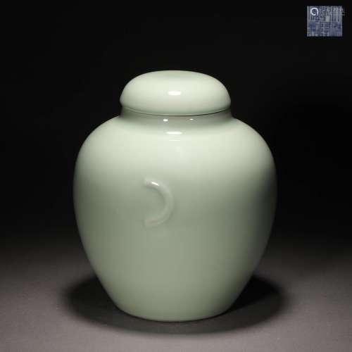 Qing Dynasty,Bean Green Glaze Small Jar
