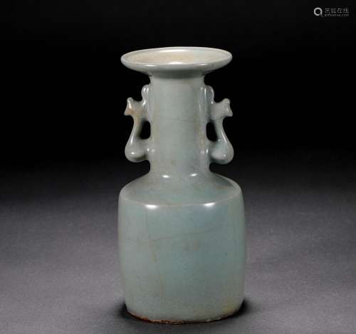 Ming  Dynasty,Celadon Beast Head Bottle