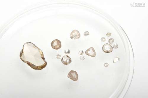 17 Diverse ungefasste Diamantrosen (zus. ca. 1.55ct/SI-P3/TC...