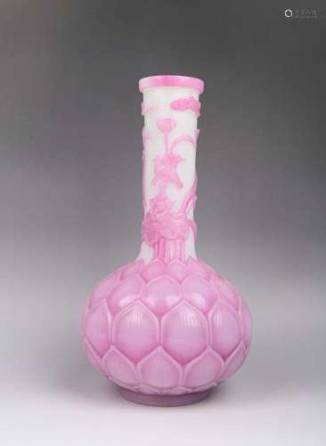 Pink and white lotus flower pattern appreciation bottle