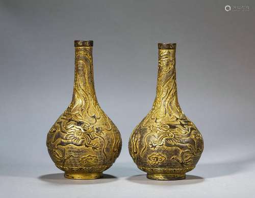 Gilt bronze vase with cloud and dragon pattern