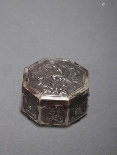 Old sterling silver slub pattern octagonal lid box