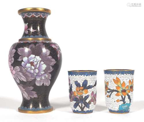 BALUSTERVASE, China, Cloisonné, Mitte 20. Jh.,