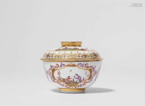 A Meissen porcelain dish and cover with Chinoiserie decor