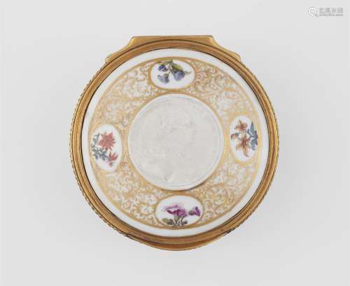 A Meissen porcelain snuff box with a portrait of Friedrich C...