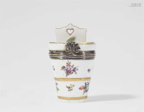 A Meissen porcelain snuff box designed as a fruit basket