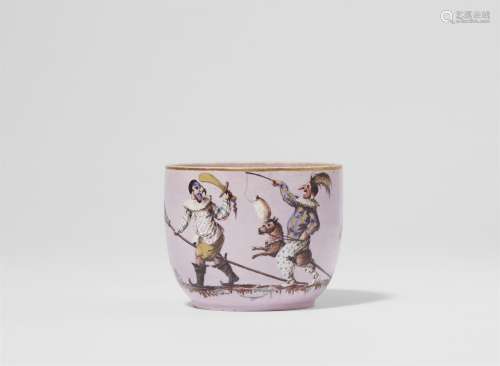 An Oud-Loosdrecht porcelain box with commedia dell`arte figu...
