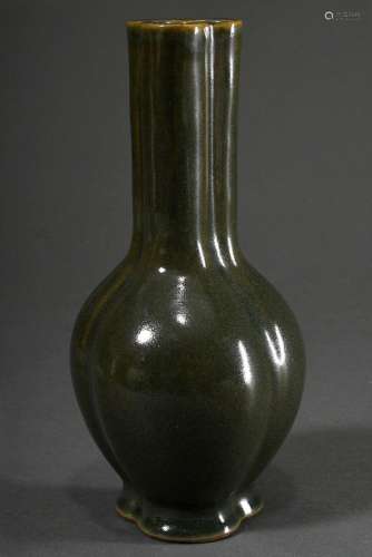 Dreipassige Keramik Vase mit dunkler Teadust Glasur, China, ...