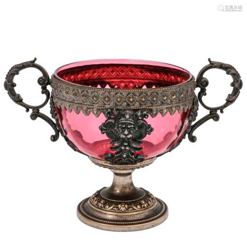 HISTORISMUS Pokal mit Glaseinsatz, versilbert, um 1890.