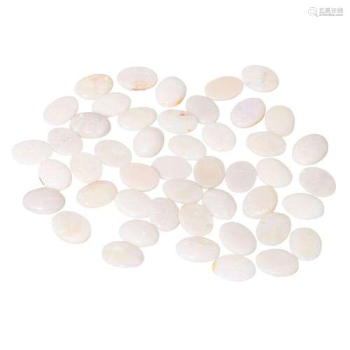 Konvolut 45 Opal-Cabochons von zus. ca. 206 ct,