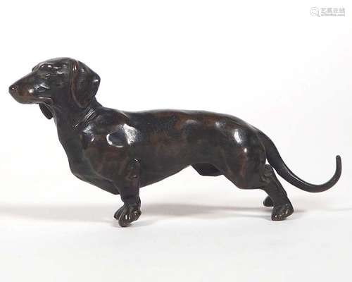 WIENER BRONZE, um 1900, Stehender Dackel,