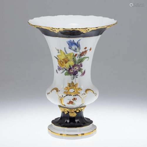 Prunkvase Blumenbukett. Meissen 1980.