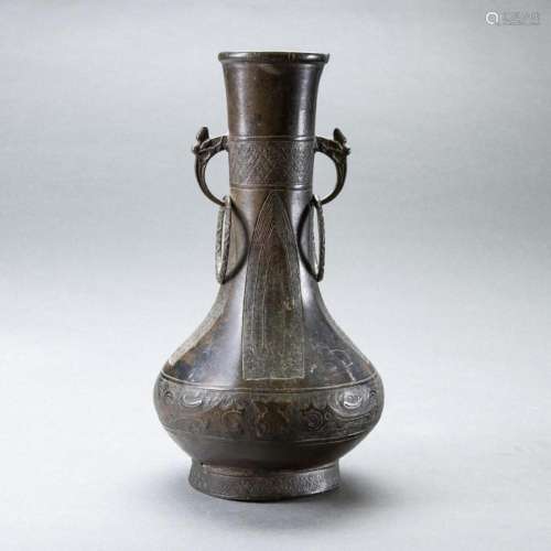 Hu-förmige Vase im archaischen Stil, China, Ming- / frühe Qi...